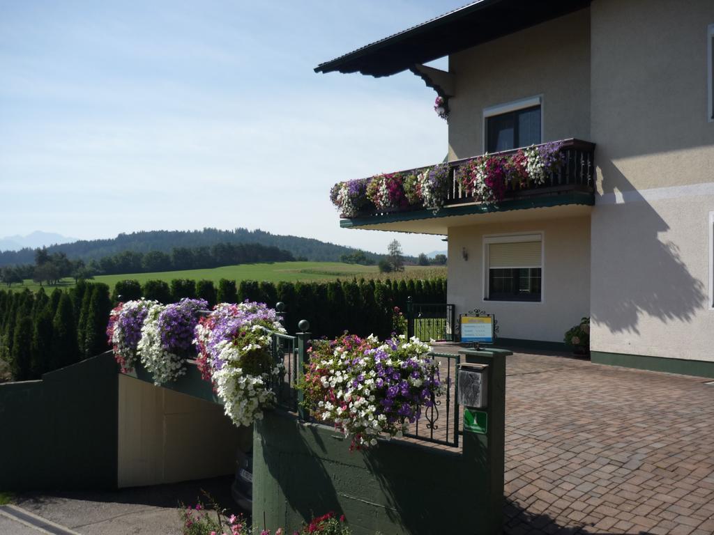 Landhaus Lassnig Moosburg Esterno foto